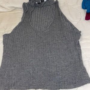 Neck choker grey top